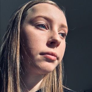 Meet your Posher, Bea🖤